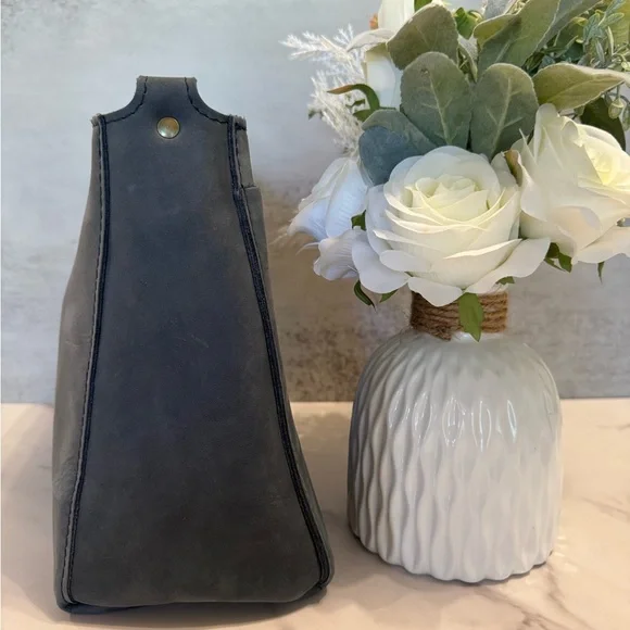 Portland Leather Storm Triangle Bag - Picture 4 of 9